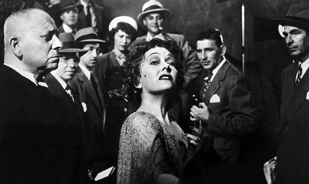 Sunset Boulevard: The Hollywood Classic That's Also a Guide to Quarantine