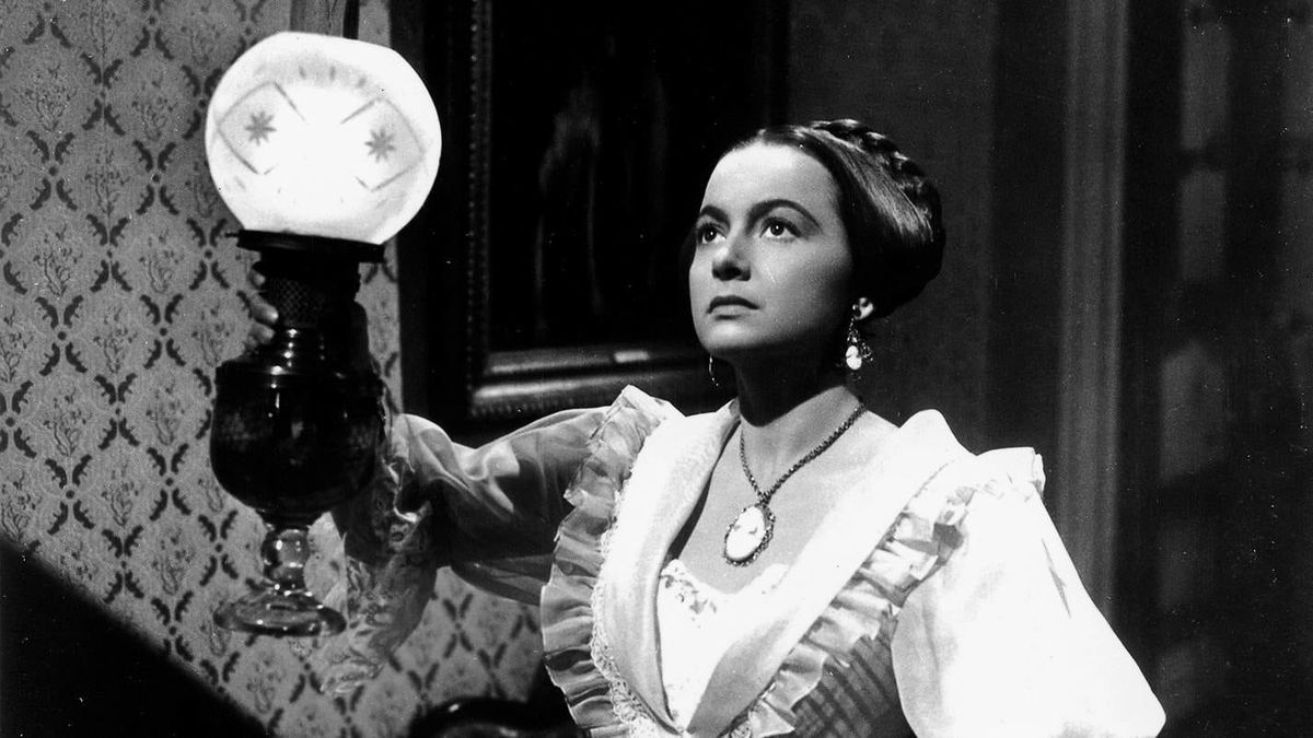 The 10 Most Memorable Olivia De Havilland Movie Performances | Taste Of  Cinema - Movie Reviews and Classic Movie Lists