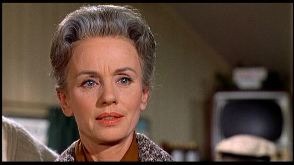 Jessica Tandy as Lydia Brenner in The Birds (1963)