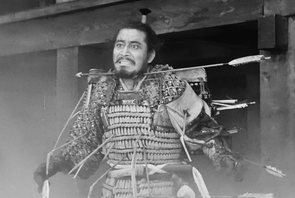 throne-of-blood-1957-movie-review-ending-arrow-through-neck-taketoki-washizu-toshiro-mifune